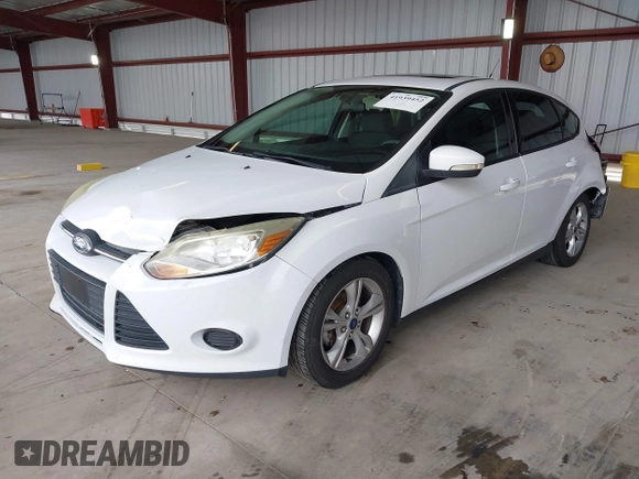 2014 Ford Focus SE with VIN 1FADP3K21EL301336, listed as a IAAI auction lot 41939452 with 118,203 mi miles. Bid and sale history available at carsss.com. Image 2.