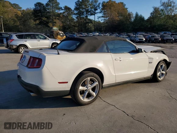 2010 Ford Mustang GT z VIN 1ZVBP8FHXA5120910, wystawiony jako Copart lot #81555444 z przebiegiem 92 345 mil mil oraz Szkoda całkowita • Salvage title. Historia ofert i sprzedaży dostępna na DreamBid. Obrazek 3.