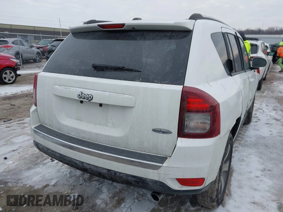 2016 Jeep Compass Latitude with VIN 1C4NJCEA6GD760796, listed as a IAAI auction lot 41559015 with 152,109 mi miles and . Bid and sale history available at DreamBid. Image 4.