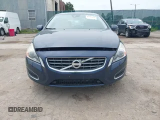 2013 Volvo S60 T5 z VIN YV1612FHXD2173223, wystawiony jako IAAI lot #42414429 z przebiegiem 110 025 mil mil oraz . Historia ofert i sprzedaży dostępna na DreamBid. Obrazek 6.