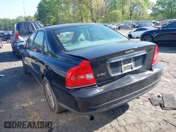2005 Volvo S80 with VIN YV1TS592451405900, listed as a IAAI auction lot 41977975 with 133,169 mi miles. Bid and sale history available at carsss.com. Image 3.