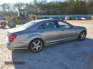 2010 Mercedes-Benz S 550 z VIN WDDNG8GB1AA323840, wystawiony jako Copart lot #44756815 z przebiegiem 138 034 mil mil oraz Szkoda całkowita • Salvage title. Historia ofert i sprzedaży dostępna na DreamBid. Obrazek 3.