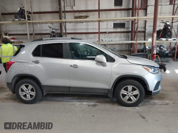 2018 Chevrolet Trax LT with VIN 3GNCJPSBXJL317104, listed as a IAAI auction lot 41761148 with 235,521 mi miles. Bid and sale history available at carsss.com. Image 13.