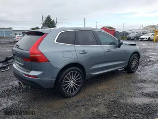 2018 Volvo XC60 Momentum with VIN YV4A22RK3J1093832, listed as a IAAI auction lot 40917553 with 115,056 mi miles. Bid and sale history available at carsss.com. Image 4.