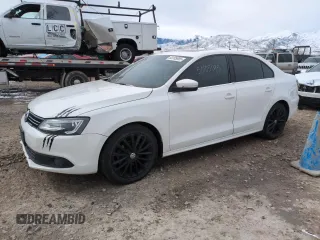2011 Volkswagen Jetta SEL с VIN 3VWLZ7AJ4BM364163, выставлен на аукционе Copart как лот 50105095 с пробегом 241 174 миль миль и Чистый • Clean title. История ставок и продаж доступна на DreamBid. Изображение 1.