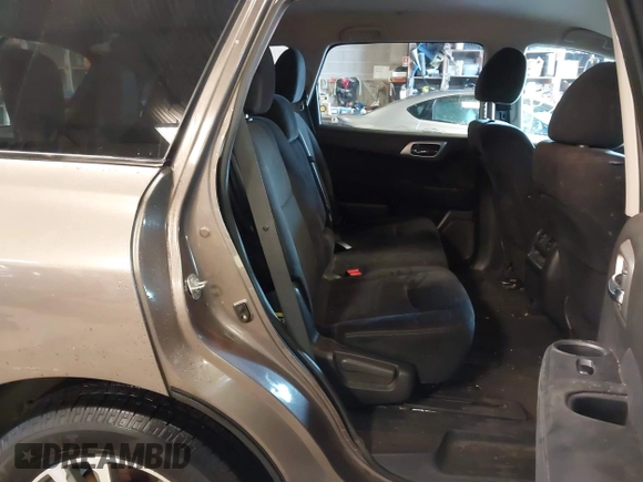 2014 Nissan Pathfinder S with VIN 5N1AR2MM7EC601720, listed as a IAAI auction lot 42067759 with 114,910 mi miles and . Bid and sale history available at DreamBid. Image 8.