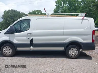 2018 Ford Transit с VIN 1FTYR1ZM8JKA50770, выставлен на аукционе IAAI как лот 42422460 с пробегом 148 735 миль миль и . История ставок и продаж доступна на DreamBid. Изображение 15.