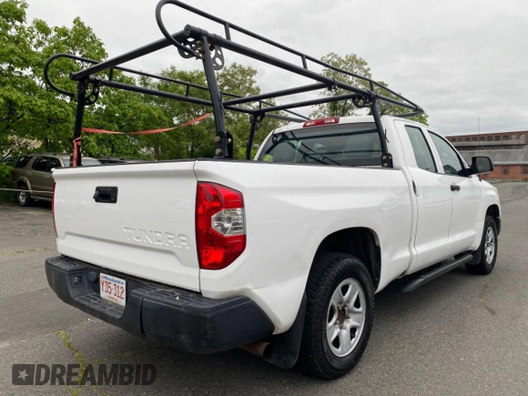 2016 Toyota Tundra SR z VIN 5TFRM5F18GX095787, wystawiony jako Copart lot #58425245 z przebiegiem 227 425 mil mil oraz Czysty tytuł • Clean title. Historia ofert i sprzedaży dostępna na DreamBid. Obrazek 4.