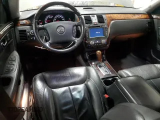 2011 Cadillac DTS Premium Collection z VIN 1G6KH5E68BU143689, wystawiony jako Copart lot #51861855 z przebiegiem 124 522 mil mil oraz Szkoda całkowita • Salvage title. Historia ofert i sprzedaży dostępna na DreamBid. Obrazek 8.
