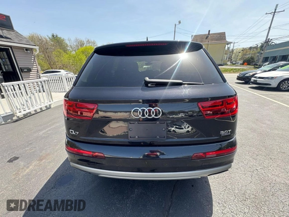 2017 Audi Q7 Premium Plus z VIN WA1LAAF75HD025575, wystawiony jako Copart lot #55443465 z przebiegiem 162 389 mil mil oraz Czysty tytuł • Clean title. Historia ofert i sprzedaży dostępna na DreamBid. Obrazek 7.