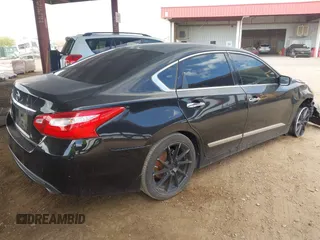 2016 Nissan Altima SR z VIN 1N4AL3AP1GC143255, wystawiony jako IAAI lot #42163462 z przebiegiem 116 156 mil mil oraz . Historia ofert i sprzedaży dostępna na DreamBid. Obrazek 4.