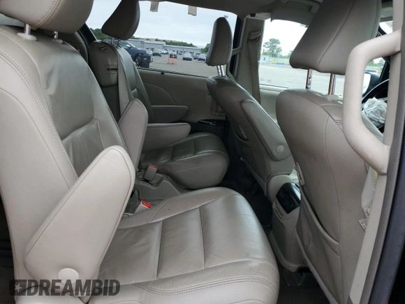 2018 Toyota Sienna XLE Auto Access Seat with VIN 5TDYZ3DC7JS939921, listed as a Copart auction lot 61387455 with 162,349 mi miles and Clean title. Bid and sale history available at DreamBid. Image 11.