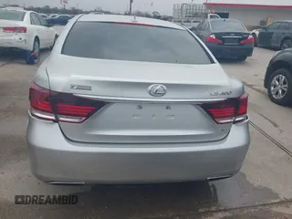 2013 Lexus LS 460 z VIN JTHCL5EF7D5017562, wystawiony jako IAAI lot #41740892 z przebiegiem 165 561 mil mil oraz . Historia ofert i sprzedaży dostępna na DreamBid. Obrazek 16.