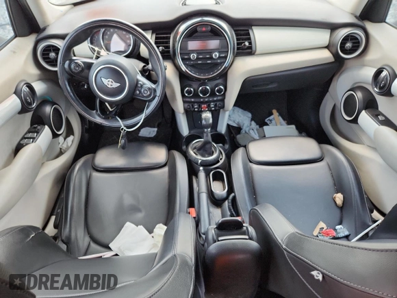 2015 MINI Hardtop 4 Door S z VIN WMWXU3C50F2B56953, wystawiony jako Copart lot #58579615 z przebiegiem Nie podano mil oraz Szkoda całkowita • Salvage title. Historia ofert i sprzedaży dostępna na DreamBid. Obrazek 8.
