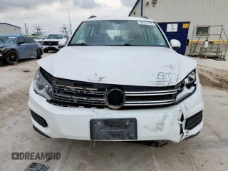 2017 Volkswagen Tiguan S с VIN WVGAV7AX6HK034093, выставлен на аукционе Copart как лот 58976965 с пробегом 103 474 миль миль и Списание • Salvage title. История ставок и продаж доступна на DreamBid. Изображение 5.