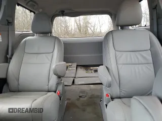 2018 Toyota Sienna XLE z VIN 5TDDZ3DC8JS199035, wystawiony jako Copart lot #48524005 z przebiegiem 98 580 mil mil oraz Szkoda całkowita • Salvage title. Historia ofert i sprzedaży dostępna na DreamBid. Obrazek 10.