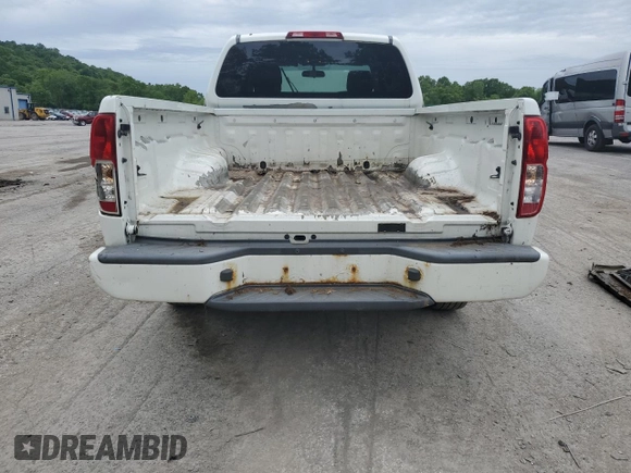2017 Nissan Frontier S z VIN 1N6BD0CT4HN762293, wystawiony jako Copart lot #58567345 z przebiegiem 131 619 mil mil oraz Czysty tytuł • Clean title. Historia ofert i sprzedaży dostępna na DreamBid. Obrazek 6.