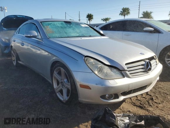 2006 Mercedes-Benz CLS-Class with VIN WDDDJ75X36A020636, listed as a Copart auction lot 77382474 with 133,649 mi miles and Salvage Title. Bid and sale history available at carsss.com. Image 4.