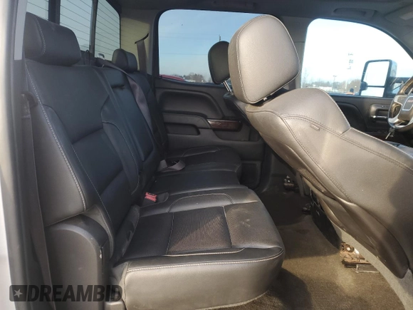 2015 GMC Sierra 3500HD SLT z VIN 1GT423E89FF547639, wystawiony jako Copart lot #86342214 z przebiegiem 185 012 mil mil oraz Szkoda całkowita • Salvage title. Historia ofert i sprzedaży dostępna na DreamBid. Obrazek 10.