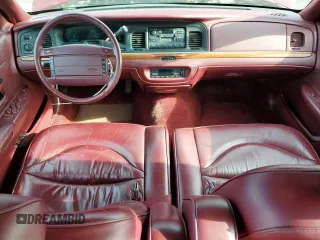 1995 Ford Crown Victoria LX с VIN 2FALP74W2SX117864, выставлен на аукционе Copart как лот 52440825 с пробегом 109 409 миль миль и Списание • Salvage title. История ставок и продаж доступна на DreamBid. Изображение 8.