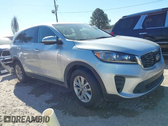 2019 Kia Sorento LX V6 with VIN 5XYPG4A59KG558518, listed as a IAAI auction lot 41808458 with 110,454 mi miles. Bid and sale history available at carsss.com. Image 1.