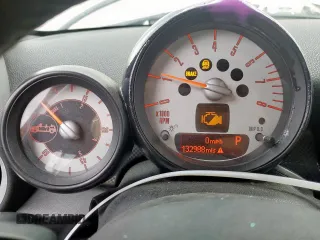 2013 MINI Convertible S с VIN WMWZP3C57DT705259, выставлен на аукционе Copart как лот 59954795 с пробегом 132 988 миль миль и Списание • Salvage title. История ставок и продаж доступна на DreamBid. Изображение 9.