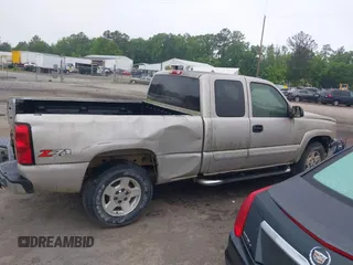 2005 Chevrolet Silverado 1500 Z71 with VIN 1GCEK19B25E325317, listed as a IAAI auction lot 42195743 with 253,221 mi miles and . Bid and sale history available at DreamBid. Image 13.