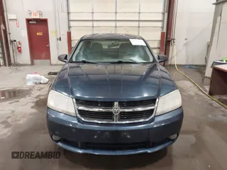 2008 Dodge Avenger SXT z VIN 1B3LC56R08N579174, wystawiony jako IAAI lot #41964299 z przebiegiem 124 540 mil mil oraz . Historia ofert i sprzedaży dostępna na DreamBid. Obrazek 12.