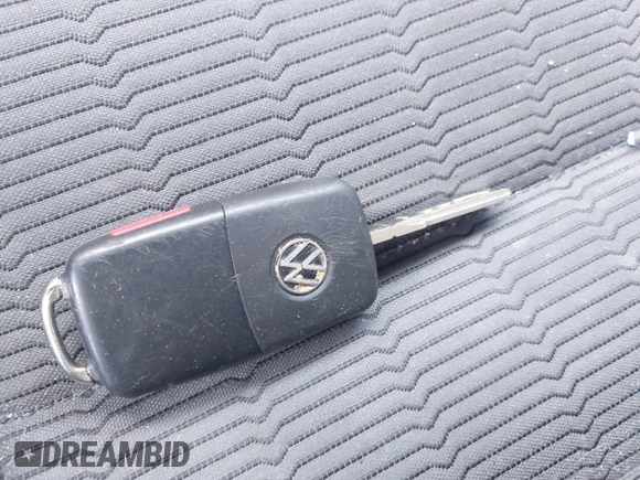 2013 Volkswagen Beetle Entry с VIN 3VWFP7AT4DM639280, выставлен на аукционе IAAI как лот 42324777 с пробегом 77 049 миль миль и . История ставок и продаж доступна на DreamBid. Изображение 11.