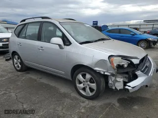 2009 Kia Rondo LX Base with VIN KNAFG528897240940, listed as a Copart auction lot 81859574 with 171,703 mi miles and Clean Title. Bid and sale history available at carsss.com. Image 4.