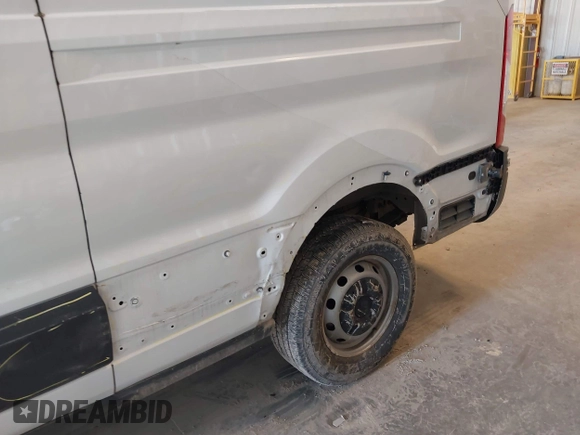 2018 Ford Transit с VIN 1FTBW2CM2JKA88380, выставлен на аукционе IAAI как лот 42143525 с пробегом 100 842 миль миль и . История ставок и продаж доступна на DreamBid. Изображение 6.
