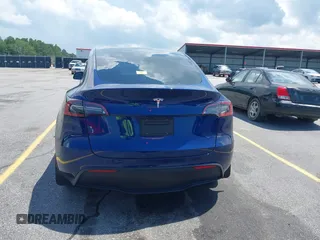 2024 Tesla Model Y с VIN 7SAYGDED5RF015208, выставлен на аукционе IAAI как лот 42723983 с пробегом 10 223 миль миль и . История ставок и продаж доступна на DreamBid. Изображение 16.