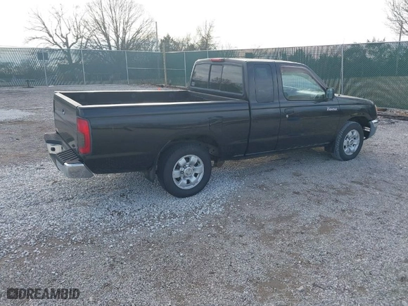 2000 Nissan Frontier 2WD XE with VIN 1N6DD26S8YC329174, listed as a IAAI auction lot 41679486 with 120,387 mi miles. Bid and sale history available at carsss.com. Image 4.
