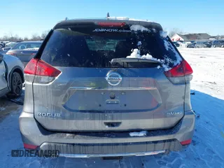2018 Nissan Rogue SV z VIN KNMAT2MV9JP591094, wystawiony jako IAAI lot #41318760 z przebiegiem 174 551 mil mil oraz . Historia ofert i sprzedaży dostępna na DreamBid. Obrazek 16.