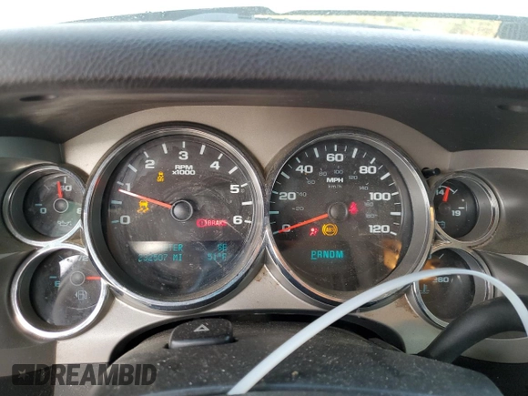 2013 Chevrolet Silverado 1500 LT with VIN 3GCPCSE04DG212962, listed as a Copart auction lot 83388404 with 232,507 mi miles and Salvage Title. Bid and sale history available at DreamBid. Image 9.