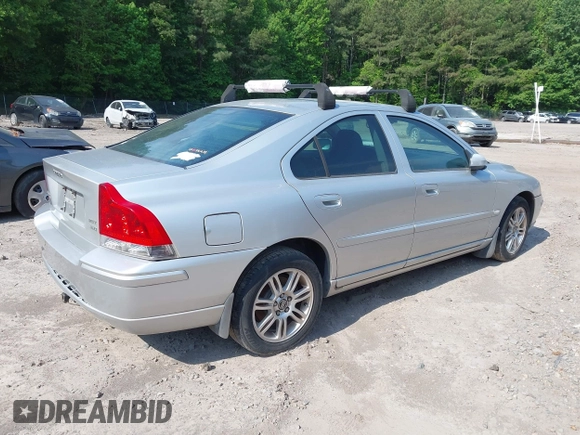 2006 Volvo S60 2.5T with VIN YV1RH592762506742, listed as a IAAI auction lot 41548377 with 320,211 mi miles. Bid and sale history available at carsss.com. Image 4.