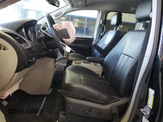 2014 Chrysler Town & Country Touring z VIN 2C4RC1BG9ER445347, wystawiony jako Copart lot #54272315 z przebiegiem 143 863 mil mil oraz Szkoda całkowita • Salvage title. Historia ofert i sprzedaży dostępna na DreamBid. Obrazek 7.