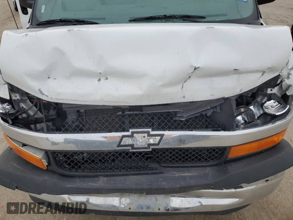 2017 Chevrolet Express Passenger LT z VIN 1GAZGPFG5H1340095, wystawiony jako Copart lot #44379845 z przebiegiem 154 620 mil mil oraz Szkoda całkowita • Salvage title. Historia ofert i sprzedaży dostępna na DreamBid. Obrazek 12.