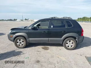 2007 Hyundai Tucson SE with VIN KM8JN12DX7U573823, listed as a IAAI auction lot 41238550 with 79,641 mi miles. Bid and sale history available at carsss.com. Image 14.