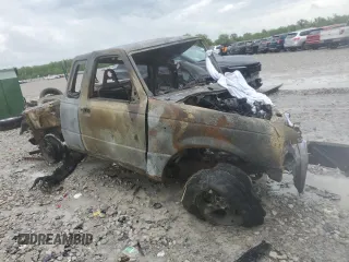 1999 Ford Ranger XL z VIN 1FTZR15V8XTB11363, wystawiony jako Copart lot #55101725 z przebiegiem Nie podano mil oraz Nie do naprawy • Non repairable. Historia ofert i sprzedaży dostępna na DreamBid. Obrazek 4.