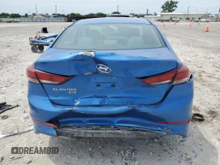 2018 Hyundai Elantra SE z VIN KMHD74LF9JU523916, wystawiony jako Copart lot #53698615 z przebiegiem 105 028 mil mil oraz Szkoda całkowita • Salvage title. Historia ofert i sprzedaży dostępna na DreamBid. Obrazek 6.