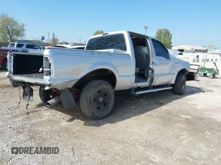 2006 Ford F-250 XL z VIN 1FTSW21P96EB85059, wystawiony jako IAAI lot #42202995 z przebiegiem 161 675 mil mil oraz . Historia ofert i sprzedaży dostępna na DreamBid. Obrazek 4.