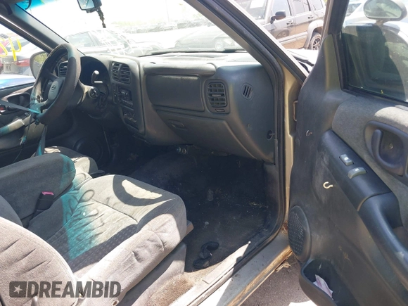 2001 Chevrolet S-10 LS with VIN 1GCDT19W41K181244, listed as a IAAI auction lot 42129845 with 183,368 mi miles and . Bid and sale history available at DreamBid. Image 5.