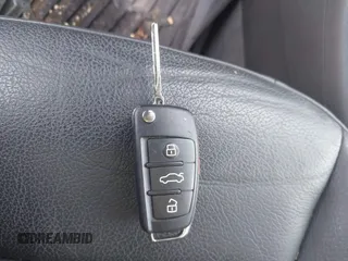 2017 Audi Q3 Premium z VIN WA1ECCFS7HR009402, wystawiony jako IAAI lot #42462248 z przebiegiem 46 536 mil mil oraz . Historia ofert i sprzedaży dostępna na DreamBid. Obrazek 11.