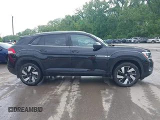 2024 Volkswagen Atlas SE с VIN 1V2HE2CA9RC258354, выставлен на аукционе IAAI как лот 42164703 с пробегом 2 470 миль миль и . История ставок и продаж доступна на DreamBid. Изображение 13.