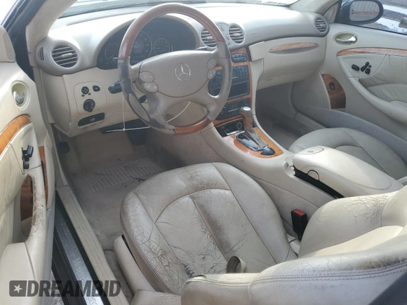 2004 Mercedes-Benz CLK 500 z VIN WDBTK75G74T015491, wystawiony jako Copart lot #43180655 z przebiegiem 161 213 mil mil oraz Szkoda całkowita • Salvage title. Historia ofert i sprzedaży dostępna na DreamBid. Obrazek 8.