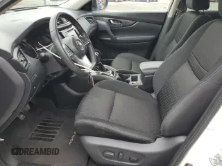 2020 Nissan Rogue S z VIN KNMAT2MTXLP524991, wystawiony jako Copart lot #57461135 z przebiegiem 76 147 mil mil oraz Szkoda całkowita • Salvage title. Historia ofert i sprzedaży dostępna na DreamBid. Obrazek 7.