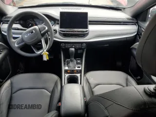 2025 Jeep Compass Limited with VIN 3C4NJDCN5ST565528, listed as a Copart auction lot 62656415 with 2,498 mi miles and Salvage title. Bid and sale history available at DreamBid. Image 8.