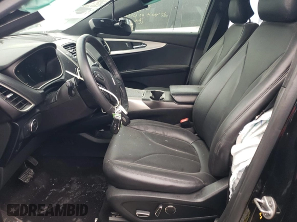 2017 Lincoln MKX Premiere с VIN 2LMPJ6JR5HBL11557, выставлен на аукционе Copart как лот 82405864 с пробегом 67 443 миль миль и Списание • Salvage title. История ставок и продаж доступна на DreamBid. Изображение 7.