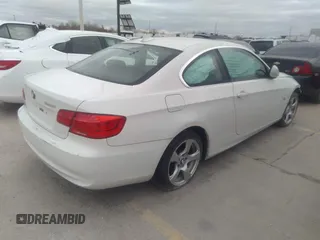 2011 BMW 3 Series 328i xDrive with VIN WBAKF5C57BE655805, listed as a IAAI auction lot 39229401 with 1 mi miles. Bid and sale history available at carsss.com. Image 4.